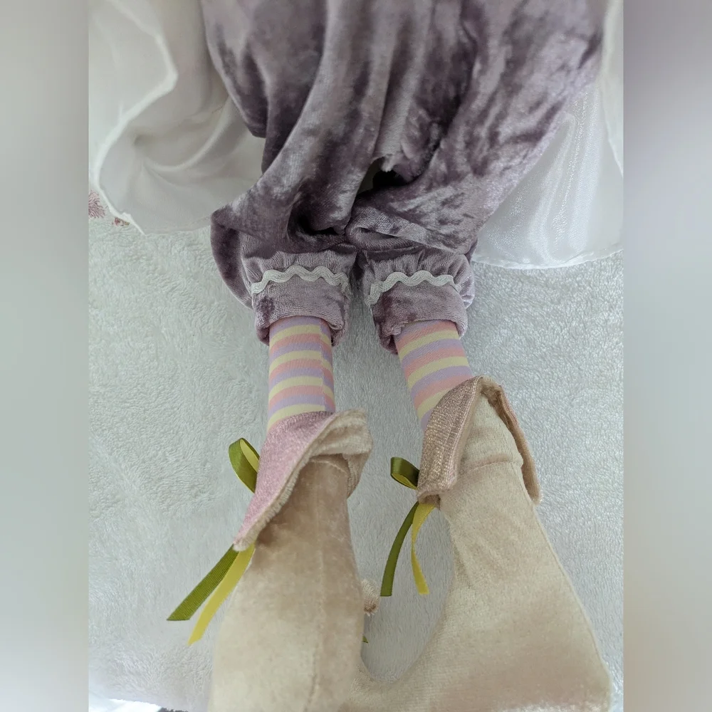 NWT Pastel Lavender Floral Poseable Easter Elf Doll - Picture 11 of 12